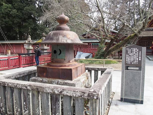 鹽竈神社　文治の燈籠